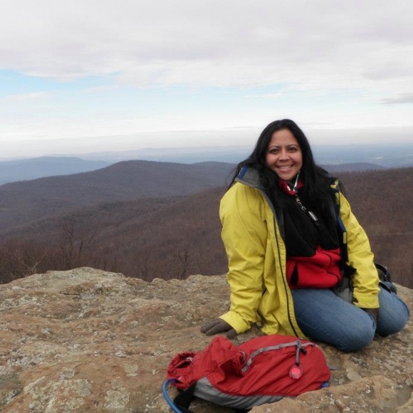 Meet your Posher, Danielle - Picture 3 of 5